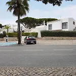 Pear Tree Tatil Evi Vale do Lobo