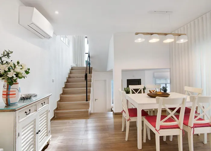 Pear Tree Semesterbostad *