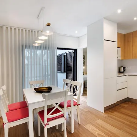 Nyaraló Pear Tree *