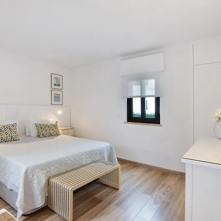 Pear Tree * Vale do Lobo